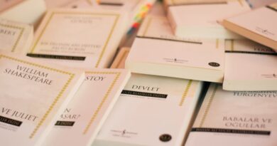 Gözlük Çerçeve Malzemeleri: Avantajları ve Seçim Rehberi