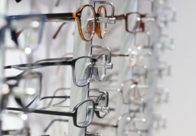 Gözlük Lens Kaplamaları: Anti-Reflective ve Polarized Karşılaştırması