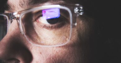 Gözlük Seçiminde Sanal Deneme: Evde Doğru Model