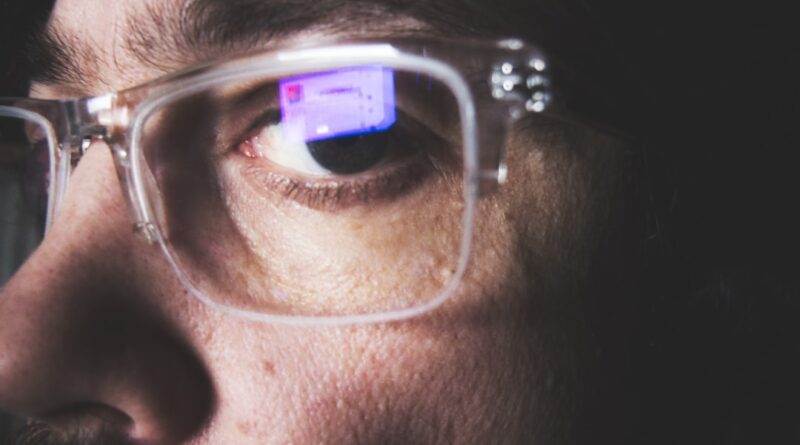 Gözlük Seçiminde Sanal Deneme: Evde Doğru Model