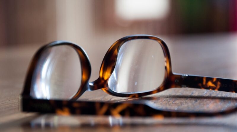 Gözlük Bakımı: Evde Uzun Ömür İçin Adımlar