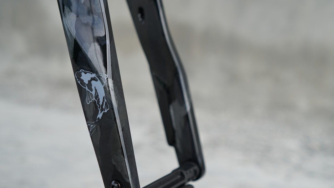 Gözlük çerçeve tamiri için optik mağaza içi çalışma