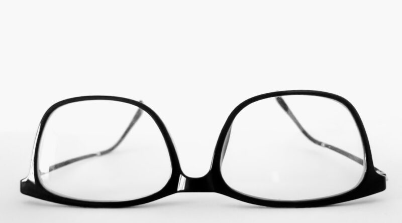 Küçük Yüzler İçin Gözlük Çerçeve Seçimi: Oranlar ve Optik Netlik