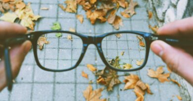 Gözlük lens kaplama: çeşitler ve optik performans rehberi